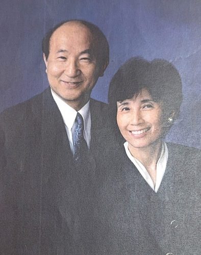 1-1 : 나의 사랑하는 부인 이춘자 약사의 도움이 없이는 나는 이렇게 살지 못 했다. 고마워  춘자.