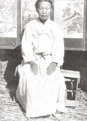 1-118 : 이상원 박사의 친할머니는 황씨. 할머니 나이 36세에 할아버지가 돌아가셨다. 혼자 아들 셋, 딸 셋을 키우셨다