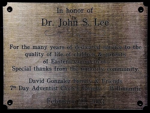 3-110 : David Gonzalez Family and Friends로부터 받은 영광스런 이상원 박사라는 축하패, 2003년