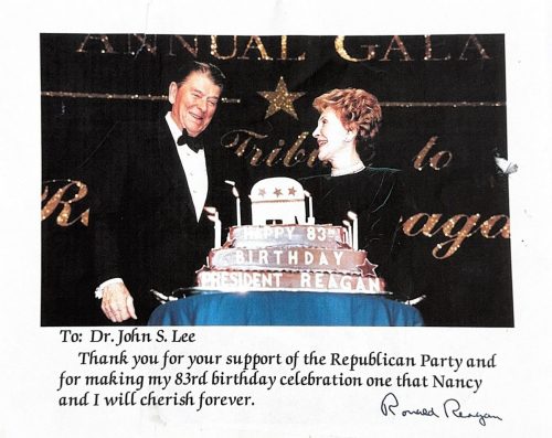 3-25 : 미 대통령 Ronald Reagan 이 생일 축하를 하면서 공화당을 도와주어 감사하다는 편지