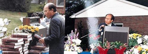 4-18-2 : 소아가정 의학백과 출판 기념회에 오신 손님들께 인사하는 이상원 박사